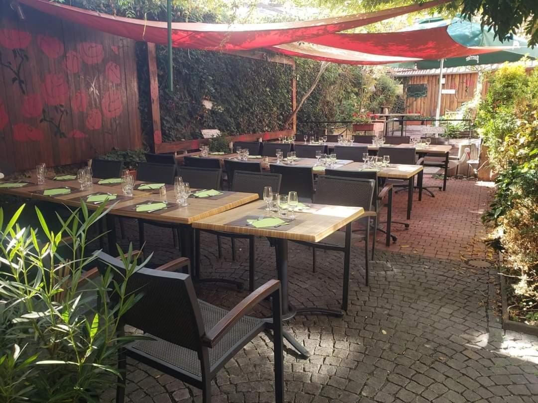 Hotel Restaurant Aux Deux Roses เนิฟ-บริซาค ภายนอก รูปภาพ